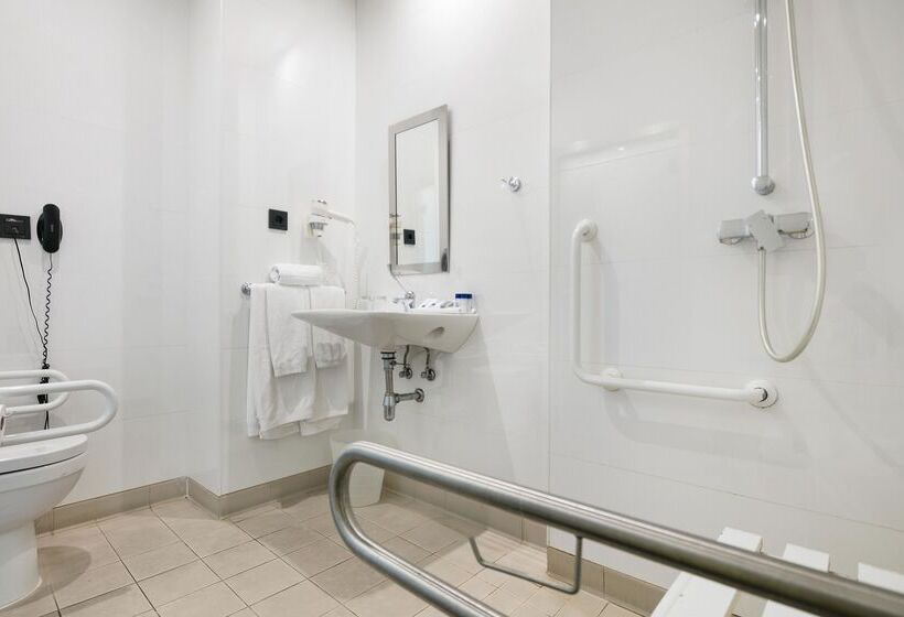 اتاق استاندارد یک نفره, Best 4 Barcelona