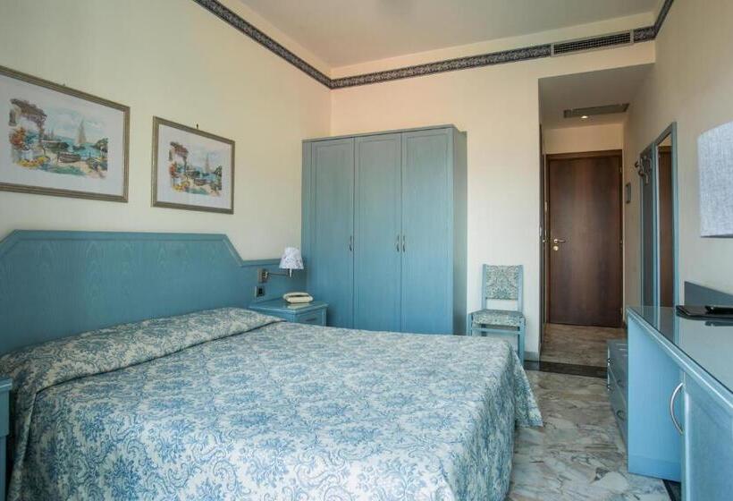 חדר סטנדרט עם מרפסת, Ariston