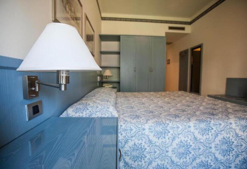 חדר סטנדרט עם מרפסת, Ariston