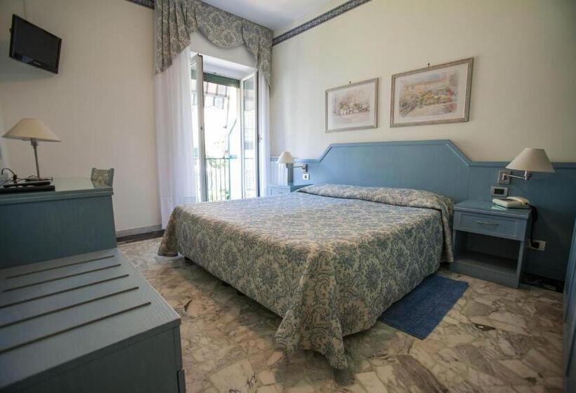 חדר סטנדרט עם מרפסת, Ariston