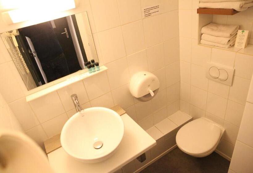 اتاق استاندارد سه نفره, Arnaud Bernard Hôtel