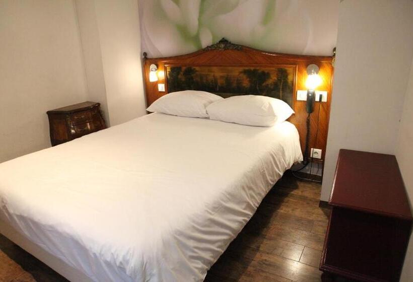 اتاق استاندارد سه نفره, Arnaud Bernard Hôtel