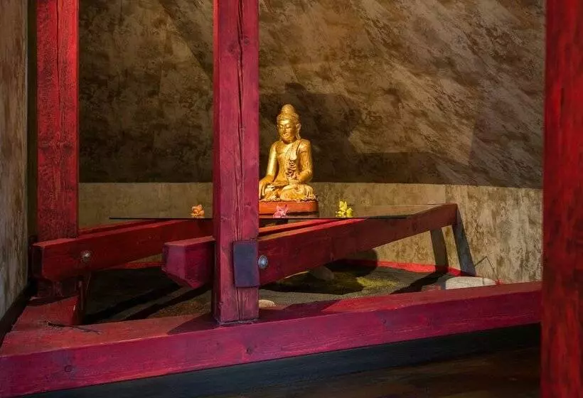 Superior-huone, Buddha Bar Hotel Prague