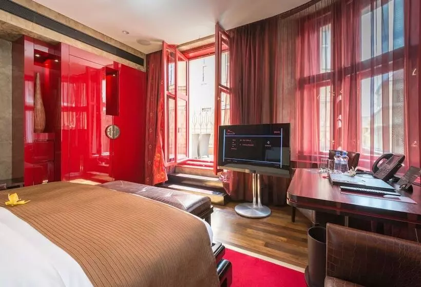 Premium-huone, Buddha Bar Hotel Prague