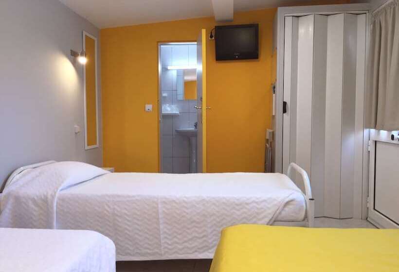 اتاق استاندارد سه نفره, Guest House Sao Filipe