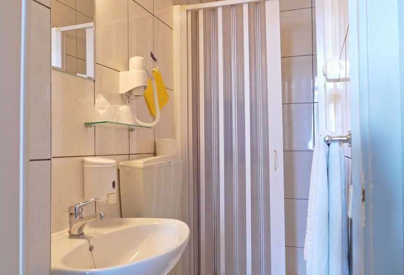 اتاق استاندارد سه نفره, Guest House Sao Filipe