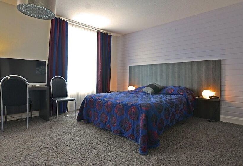 Номер Стандарт Трехместный, Hôtel La Réserve