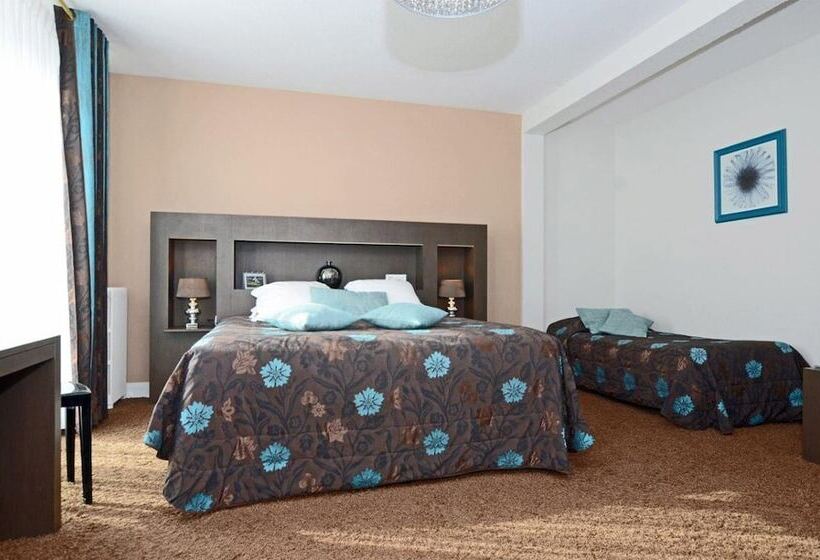 Номер Стандарт Трехместный, Hôtel La Réserve