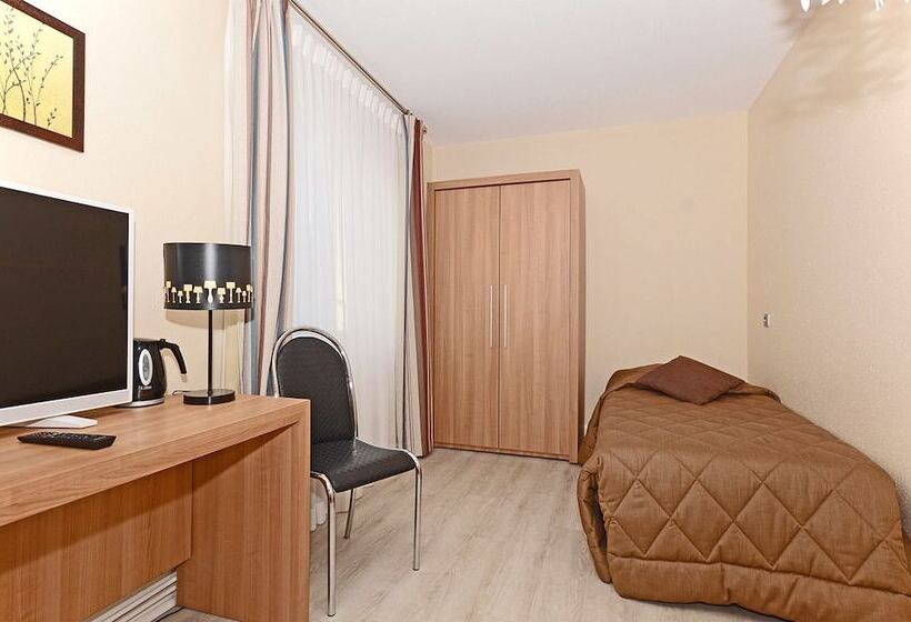 Номер Стандарт Трехместный, Hôtel La Réserve