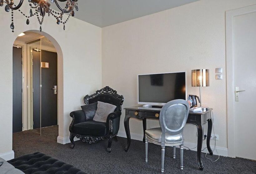 Номер Стандарт Вид на Озеро, Hôtel La Réserve