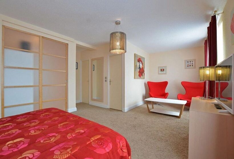 Номер Стандарт Вид на Озеро, Hôtel La Réserve