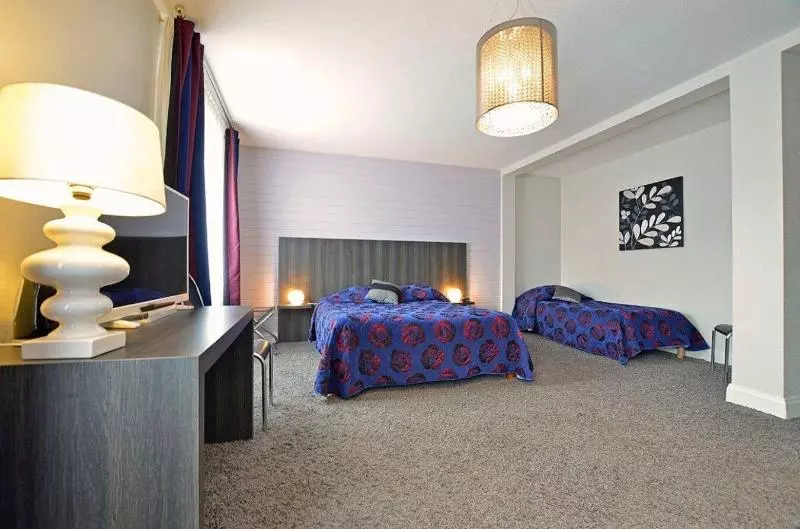 اتاق استاندارد سه نفره, Hôtel La Réserve