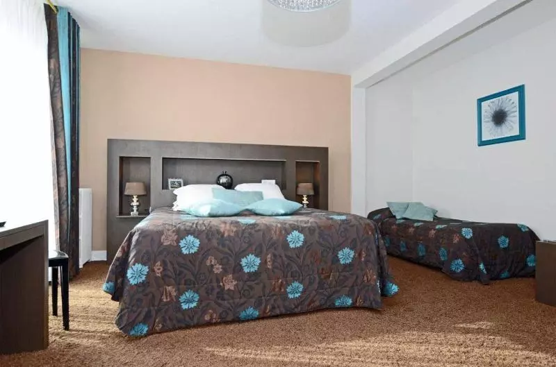 اتاق استاندارد سه نفره, Hôtel La Réserve
