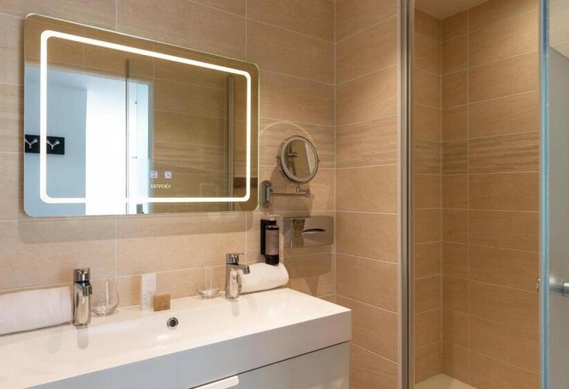 سوییت جونیور, La Bastide