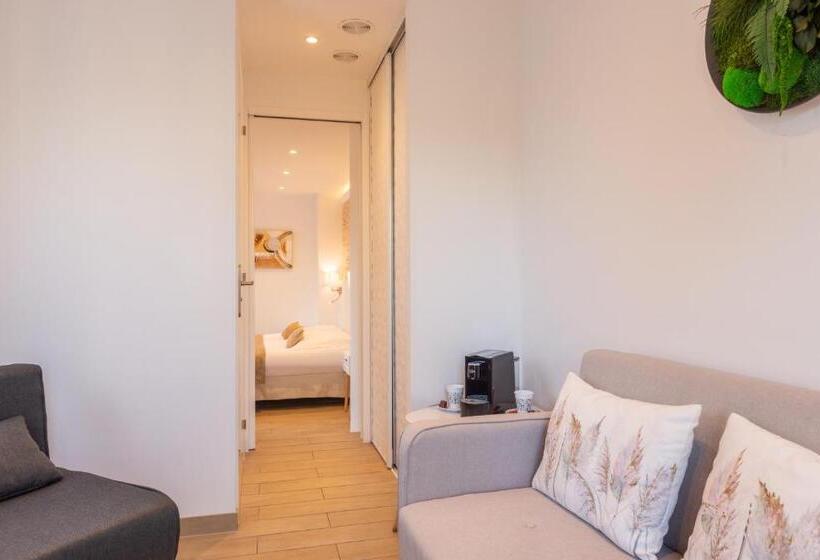 سوییت جونیور, La Bastide