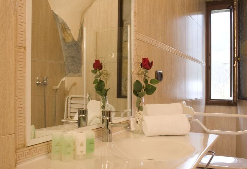 اتاق استاندارد, Larrañaga