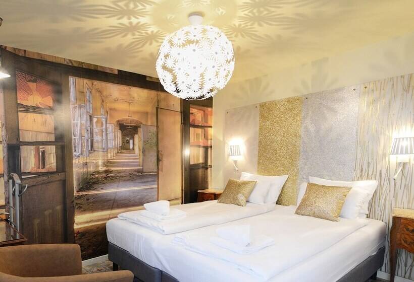 スーペリアールーム, Malar