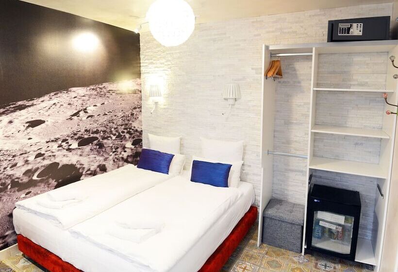 スーペリアールーム, Malar