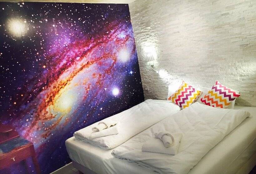 スーペリアールーム, Malar