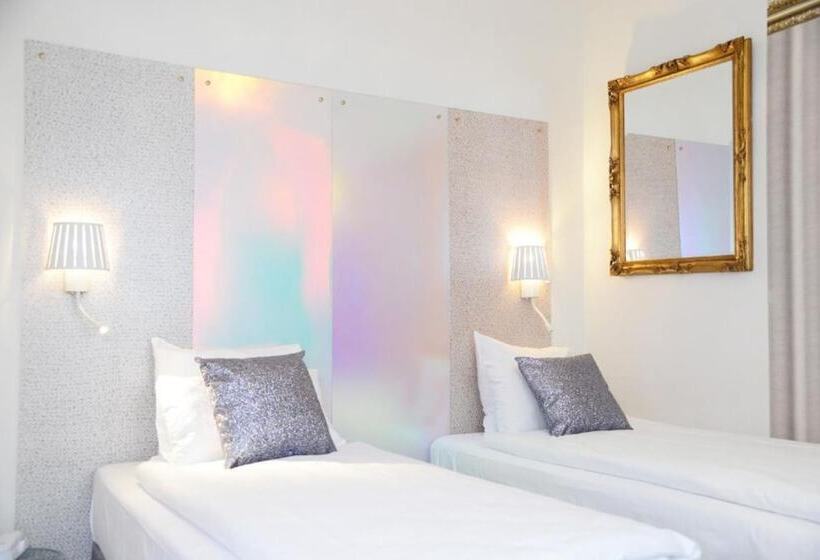 スーペリアールーム, Malar