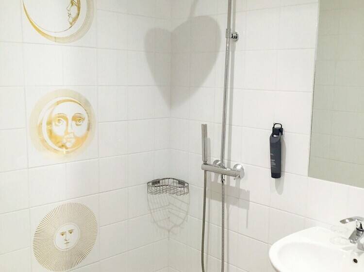 スーペリアールーム, Malar