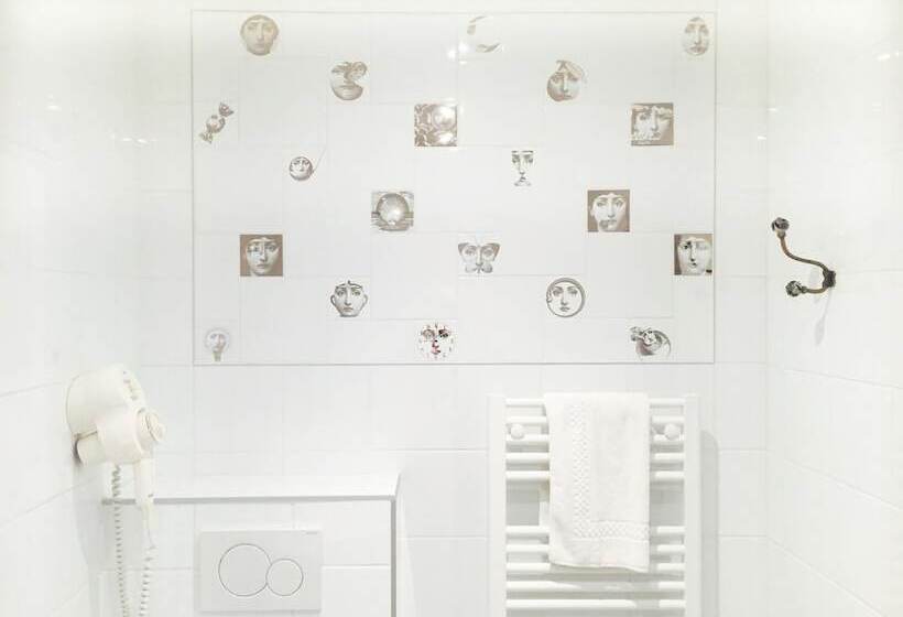 スーペリアールーム, Malar