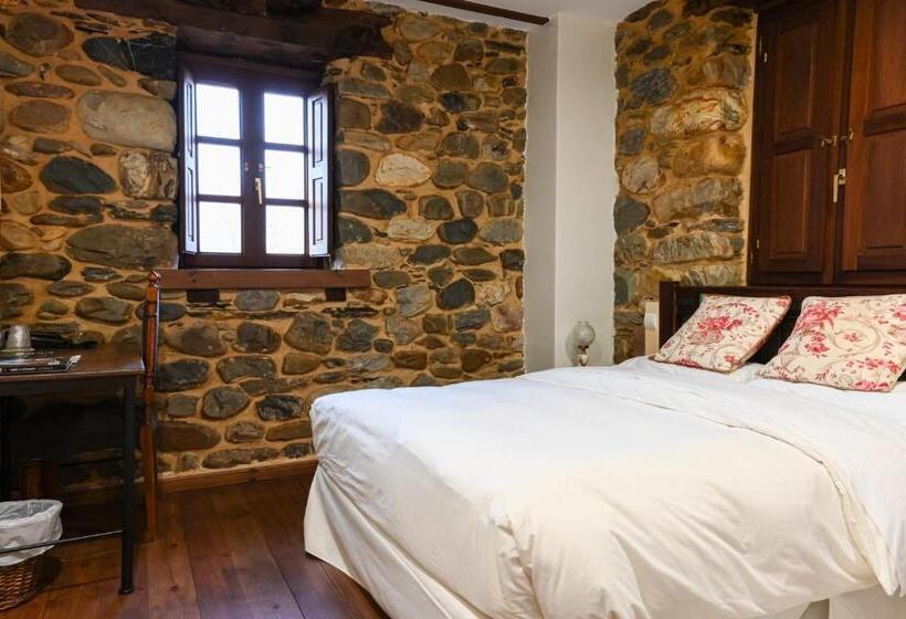 غرفة قياسية مزوَّدة بجاكوزي, La Tronera Del Bierzo Restaurante