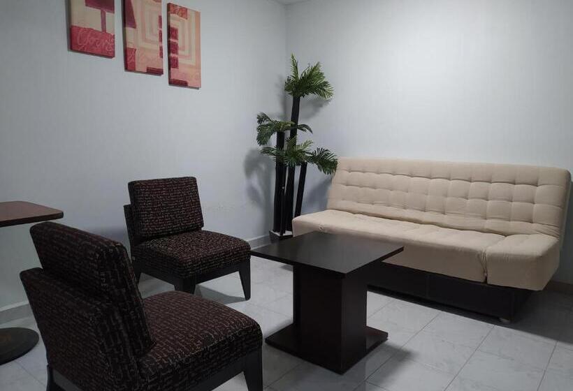 סוויטת ג'וניור, Renacimiento