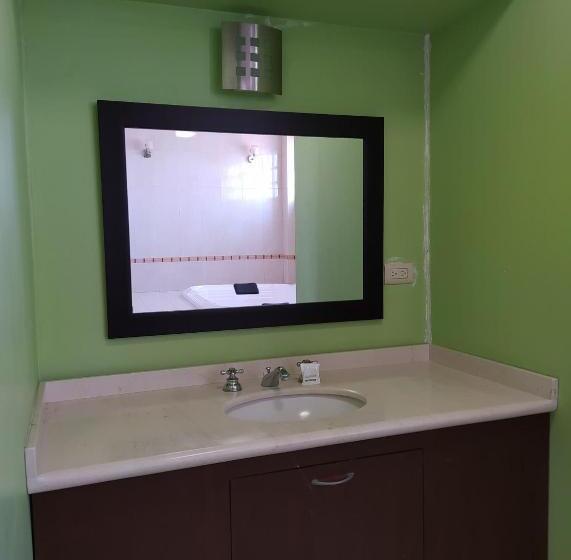 סוויטה נשיאותית, Renacimiento