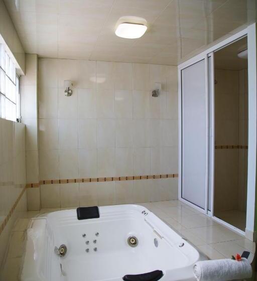 סוויטה נשיאותית, Renacimiento