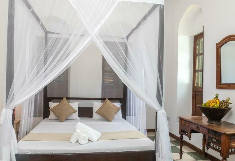 اتاق استاندارد با چشم‌انداز باغ, The Manor House By Sansi