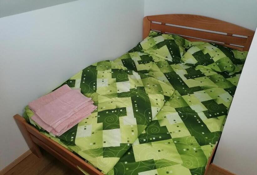 اتاق خانوادگی, Rooms Vila Medena