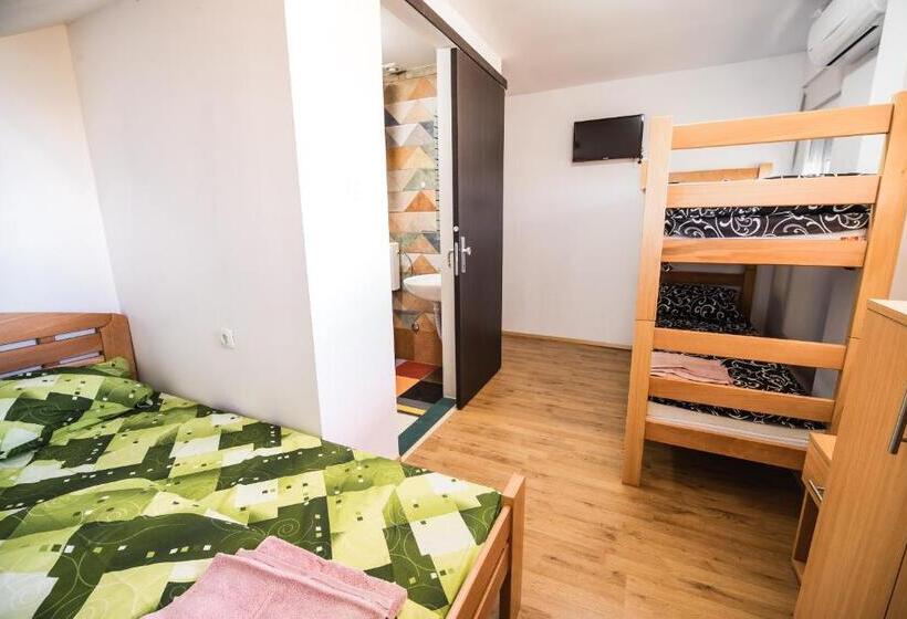 اتاق خانوادگی, Rooms Vila Medena