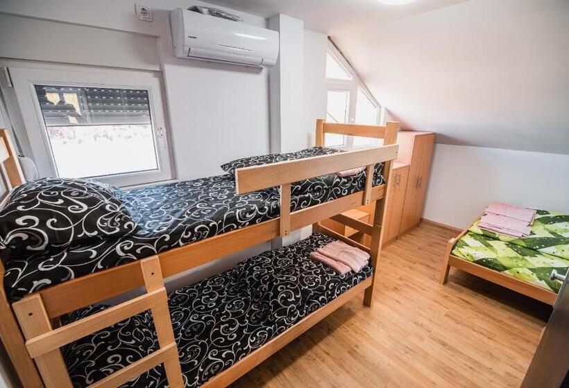 اتاق خانوادگی, Rooms Vila Medena