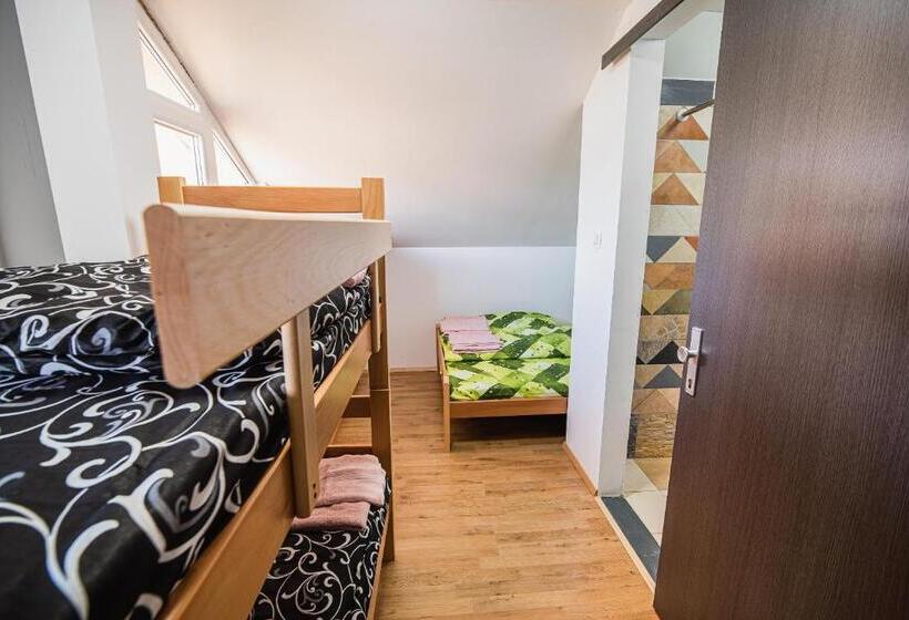 اتاق خانوادگی, Rooms Vila Medena