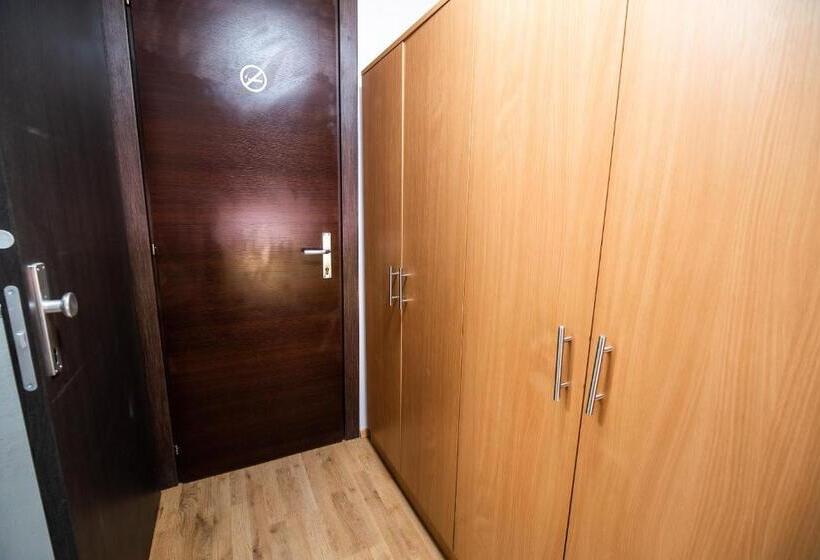 اتاق خانوادگی, Rooms Vila Medena