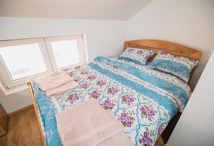 اتاق خانوادگی, Rooms Vila Medena