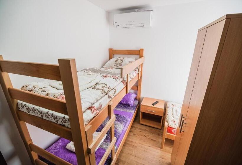 اتاق استاندارد سه نفره, Rooms Vila Medena