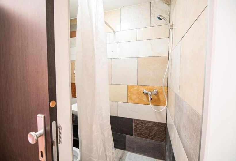 اتاق استاندارد سه نفره, Rooms Vila Medena