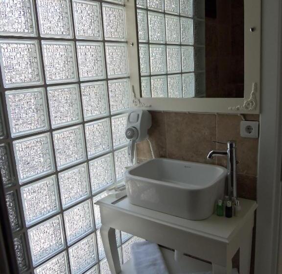 Номер Стандарт Трехместный, Alaçatı çınar Boutique