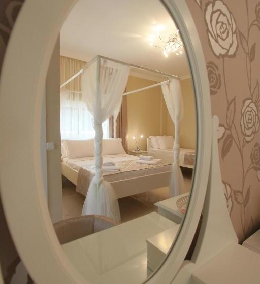 Номер Стандарт Трехместный, Alaçatı çınar Boutique