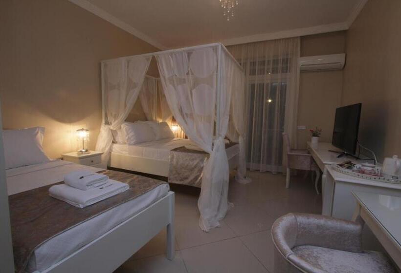 Номер Стандарт Трехместный, Alaçatı çınar Boutique