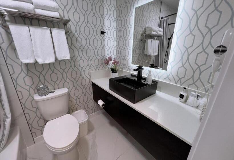 带大床的套房, The Oceanside, A Coast