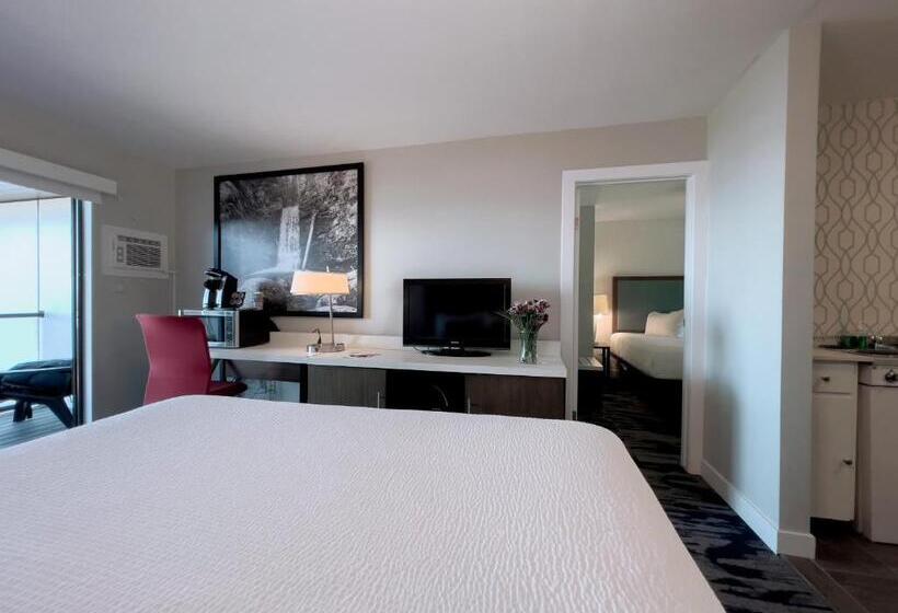 带大床的套房, The Oceanside, A Coast