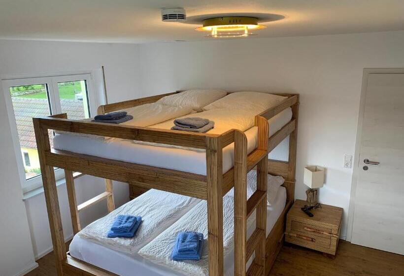 Quarto Quádruplo Standard, Gästehaus Am See