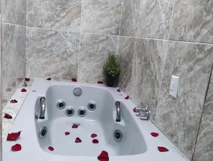 سوییت لوکس, Pousada Flor D' Açucena