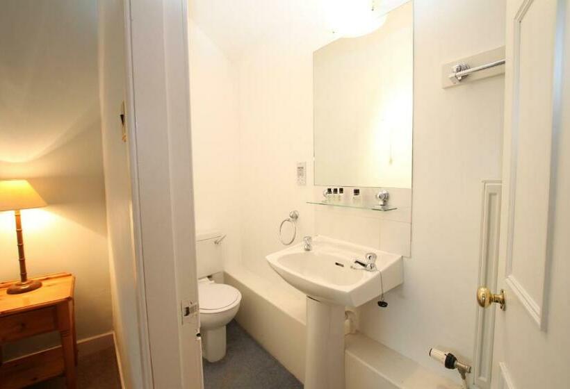 Camera Deluxe, The Colonsay