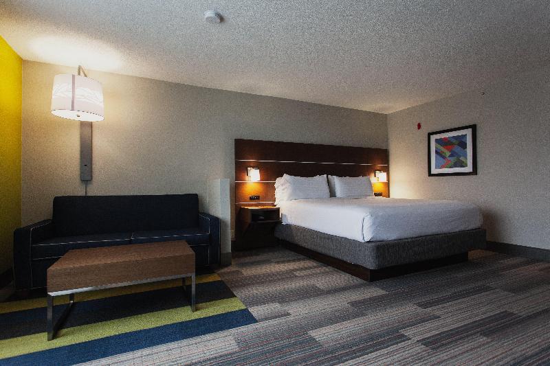 Люкс Кровать Кинг, Holiday Inn Express & Suites Atlanta Perimeter Mall Hotel, An Ihg