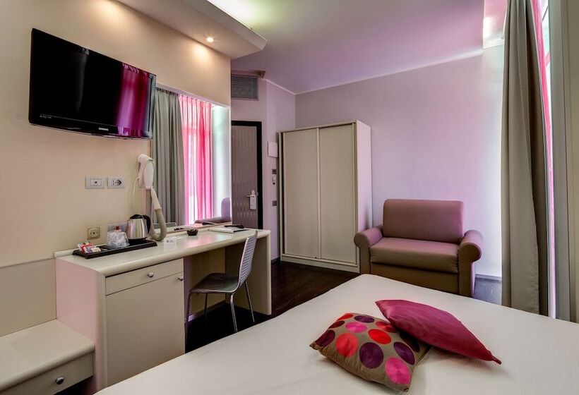 اتاق لوکس با بالکن و چشم‌انداز دریا, Best Western Maison B