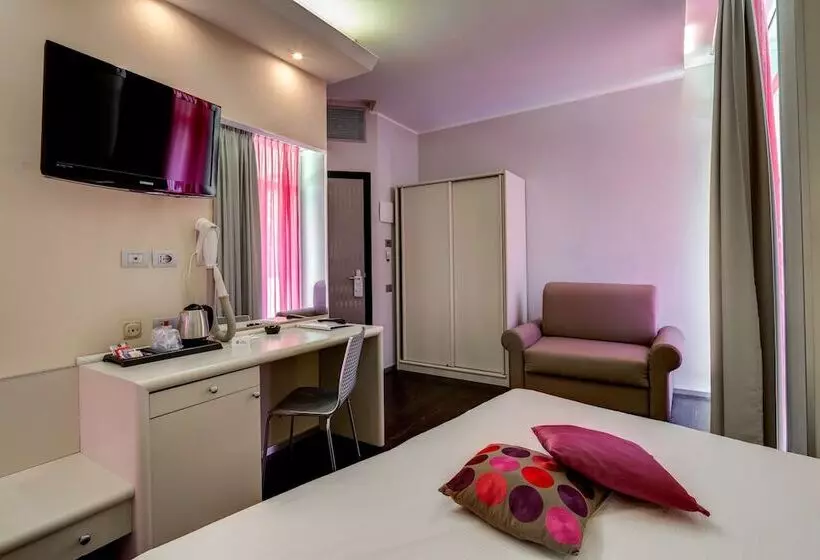 اتاق لوکس با بالکن و چشم‌انداز دریا, Best Western Maison B